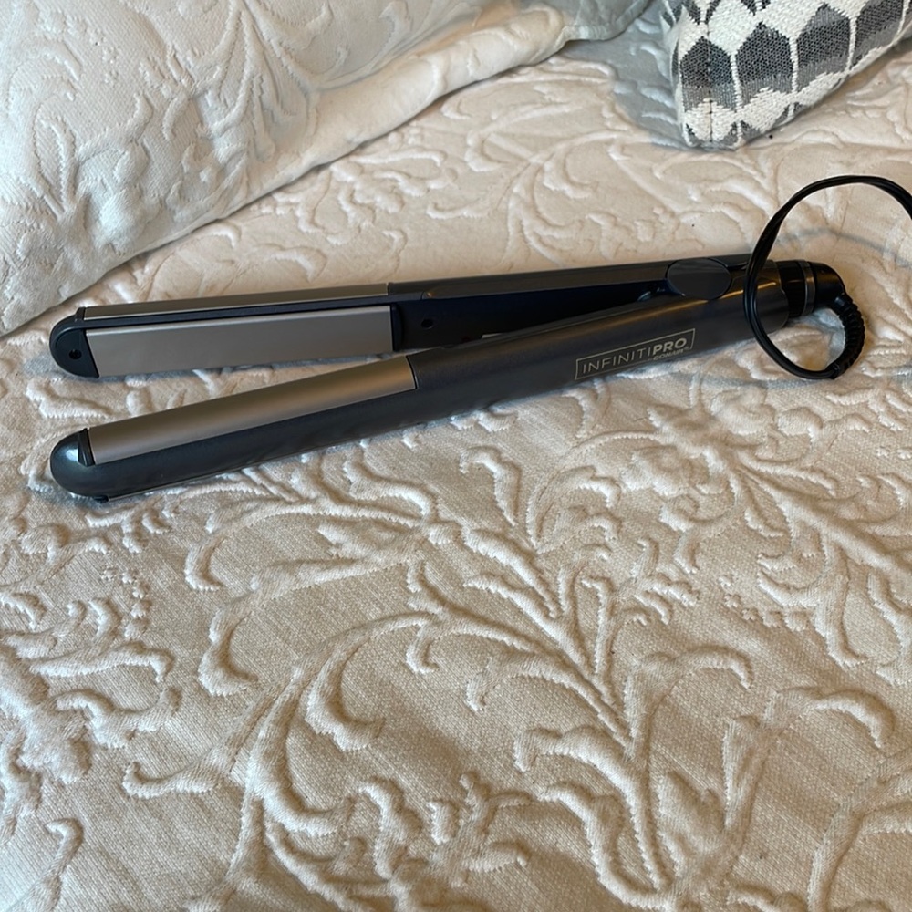InfinitiPro by Conair Flat iron